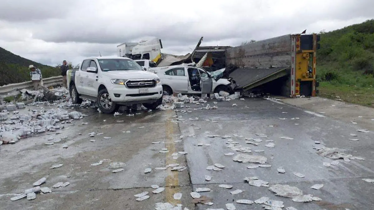 Accidente en carretera a Aguascalientes